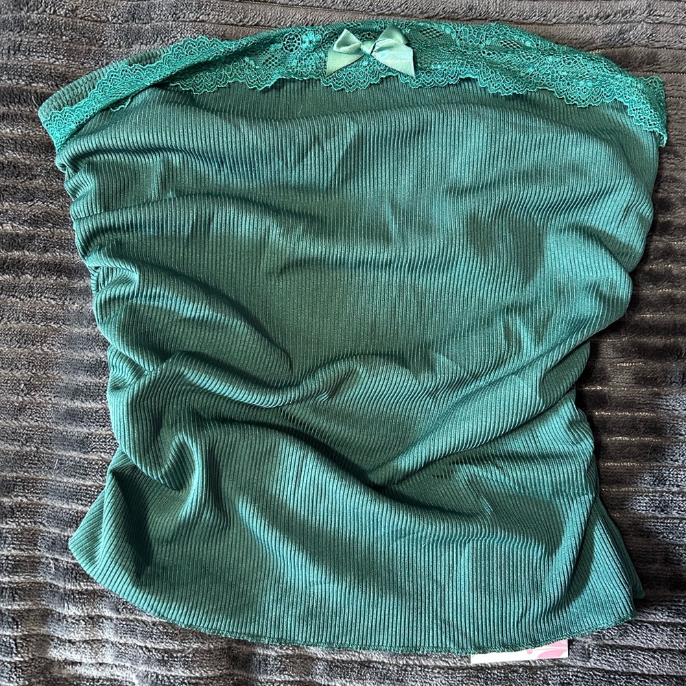 Chic Green Lace-Trimmed Bandeau